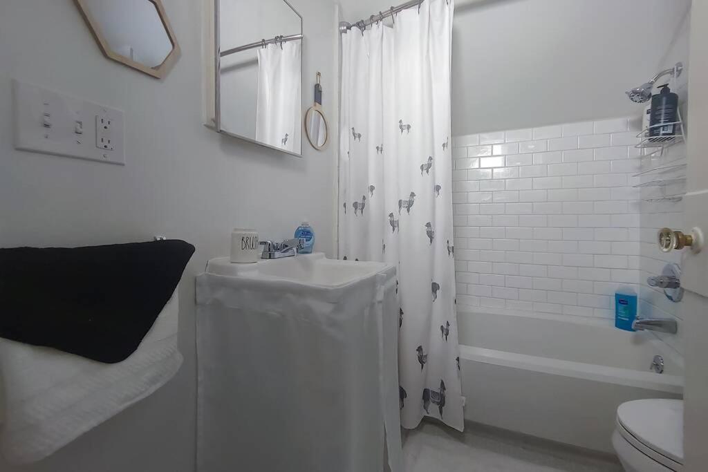 מניסטי Historic W/Deck, King Bed & Air By Lake Michigan מראה חיצוני תמונה